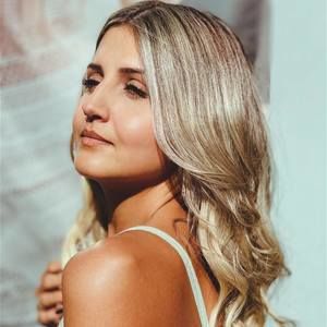 Meet your Posher, Ana paula